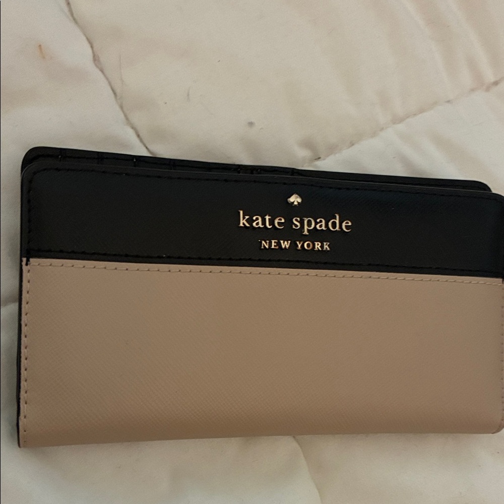 Kate‎ Spade Black and Cream Wallet